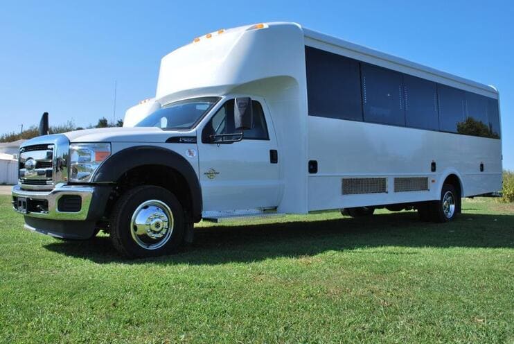 Nashville 15-35 Passenger Minibuses